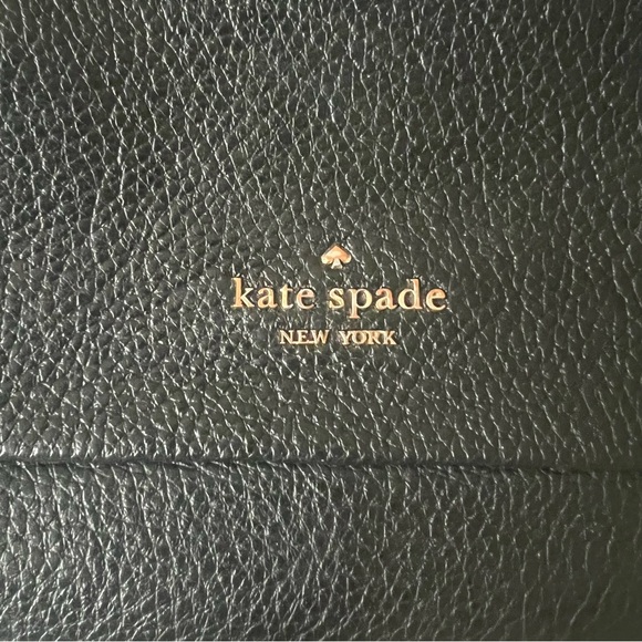 Kate Spade New York
LEILA TOP ZIP CROSSBODY Black Leather - Picture 14 of 16
